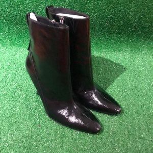 Zara patent leather bootie black size 40